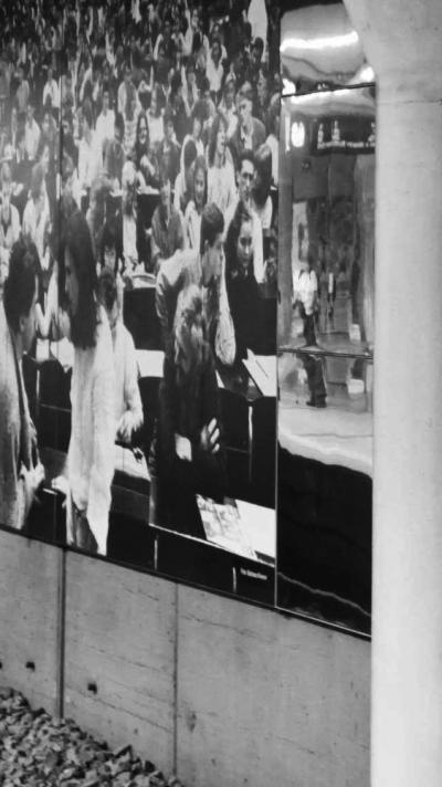 Bockenheimer Warte Wandbilder am Gleis
